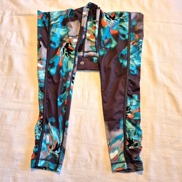 Jennifer Lopez women's Medium multi color ankle leggings GUC - Picture 4 of 9